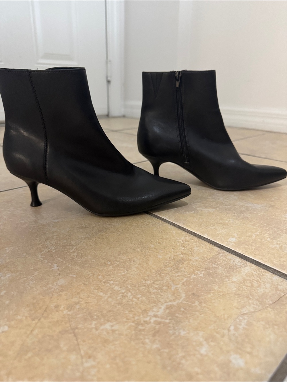 Rachel Zoe Black Pointed-Toe Leather Ankle Booties with Kitten Heel